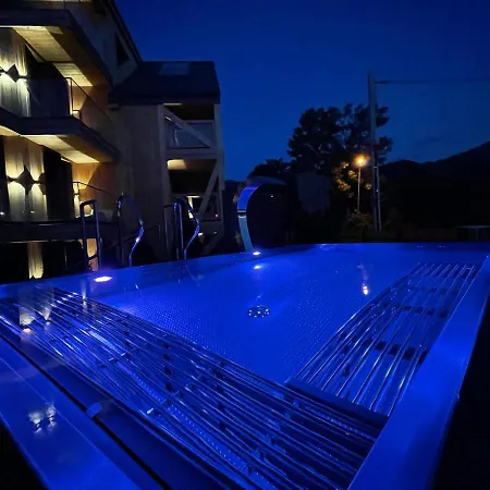 Antalovka & アパート *